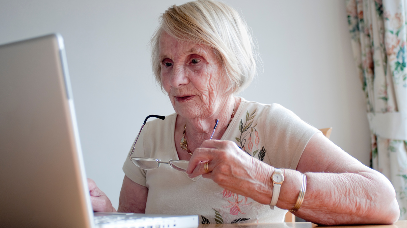 Na era da informação, Sindnapi - Sindicato Nacional dos Aposentados, Pensionistas e Idosos orienta idosos a acompanhar e fiscalizar a aplicação de recursos públicos.